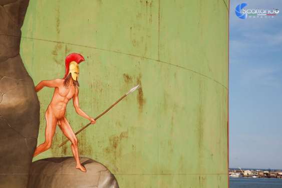 Triskelion: Perseo e la Gorgone Medusa - Street Art Silos