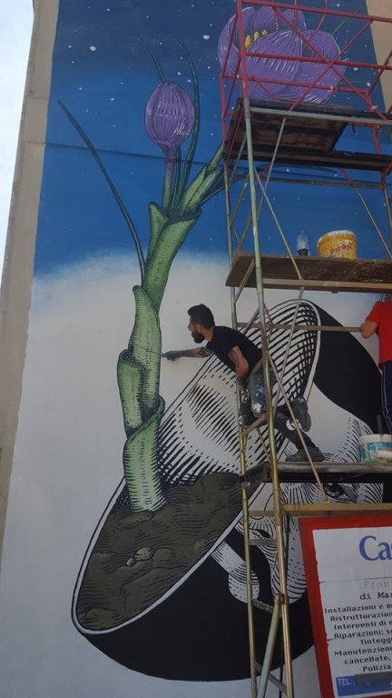 Mr. Crocus - Un mega murale a San Gavino Monreale