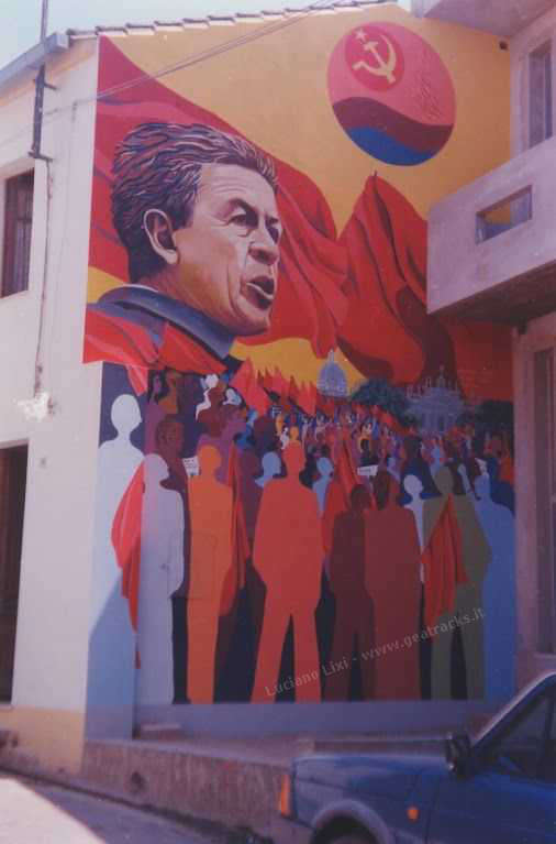 Serramanna: Murale in memoria di Enrico Berlinguer